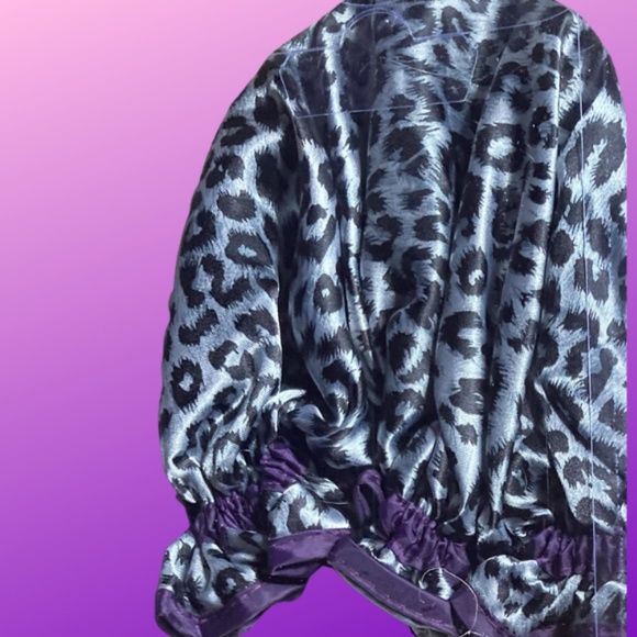 Satin Shower Cap - Fully Lined Waterproof - Elastic - One Size Fits All - Picture 4 of 6